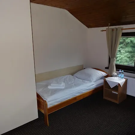 Zajazd Pod Niedzwiedziem Debska Kuznia Room photo